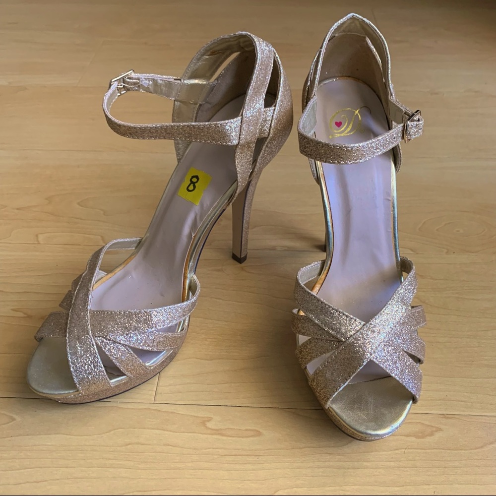 NWOB Gold Sparkly Platform Peep Toe Stiletto Heel Shoes by Derek Heart - Sz. 8